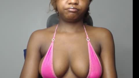 Snapshot of juicy_plumx chatting on December 2025 10:52:01 PM Wet Baddie online show from December 2025 10:52:01 PM