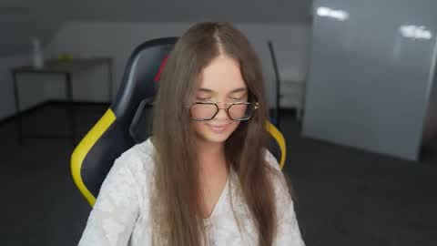 Elza online show from March 2026 11:21:02 AM