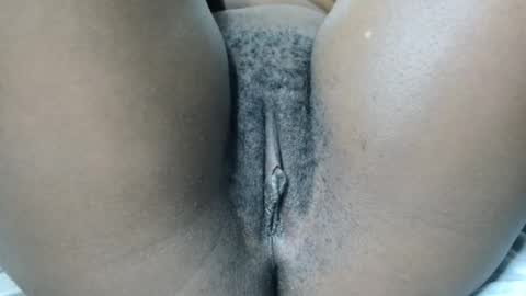 pretty online show from November 2025 04:12:01 AM