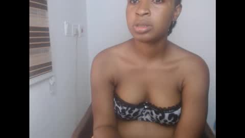 juicykinkx online show from October 2025 12:15:01 PM