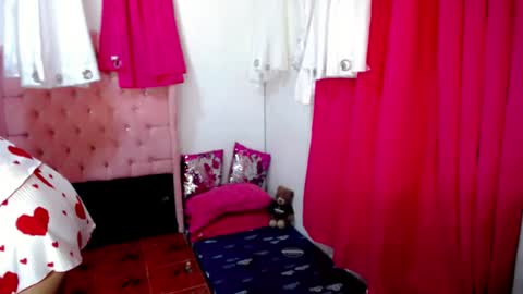 Snapshot of juicyliciousgirl chatting on July 2026 02:39:01 AM Den online show from July 2026 02:39:01 AM