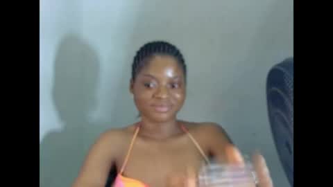 juicynpinkx online show from April 2026 01:41:02 PM