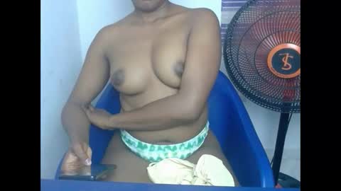 Snapshot of juicynwetx chatting on December 2025 06:03:02 PM juicynwetx online show from December 2025 06:03:02 PM