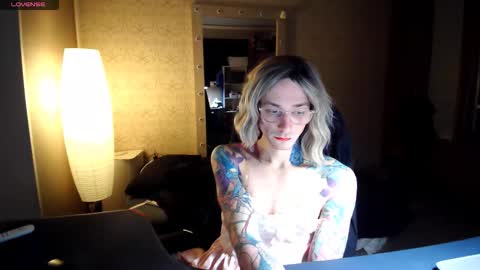 Julia online show from November 2025 06:39:01 PM