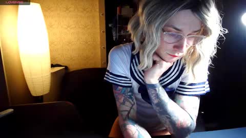 Julia online show from December 2025 06:13:02 PM