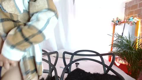 Snapshot of jules_n_gia chatting on January 2025 02:40:02 PM Jules and Gia online show from January 2025 02:40:02 PM