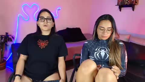 Snapshot of jules_n_gia chatting on February 2025 12:09:01 AM Jules and Gia online show from February 2025 12:09:01 AM