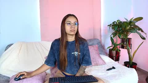 Snapshot of jules_n_gia chatting on September 2025 03:14:01 PM Jules and Gia online show from September 2025 03:14:01 PM