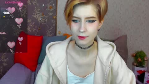 Snapshot of julescrown chatting on December 2024 01:02:01 AM Jules online show from December 2024 01:02:01 AM