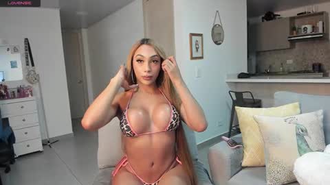 Snapshot of julessy_bonny chatting on January 2026 04:55:01 PM julessy online show from January 2026 04:55:01 PM