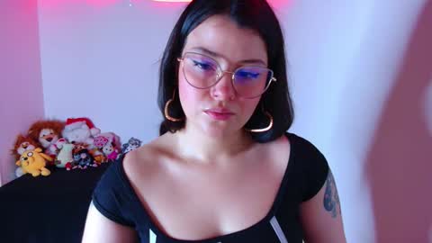 Snapshot of juli05star chatting on December 2025 01:56:02 AM Juliana online show from December 2025 01:56:02 AM