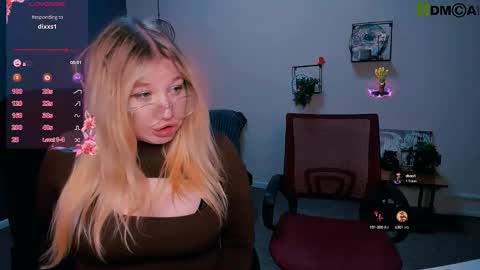 juli kisss online show from March 2025 02:41:02 AM