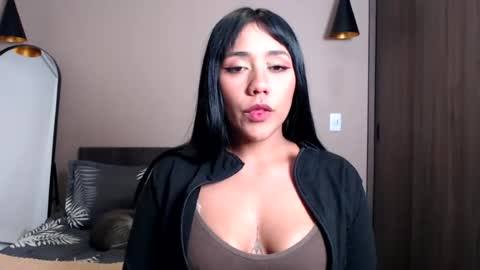 Snapshot of juli_love11 chatting on July 2026 12:09:01 AM JULIETA online show from July 2026 12:09:01 AM