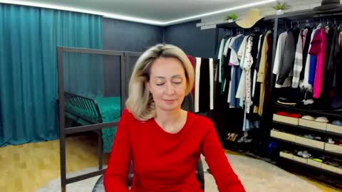 Snapshot of julia__cherry_ chatting on May 2026 12:24:01 PM julia__cherry_ online show from May 2026 12:24:01 PM