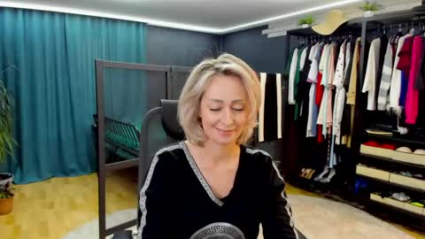 Snapshot of julia__cherry_ chatting on May 2026 02:02:01 PM julia__cherry_ online show from May 2026 02:02:01 PM