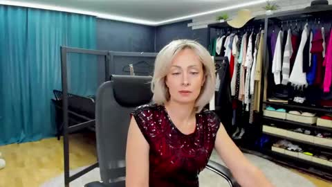 Snapshot of julia__cherry_ chatting on May 2026 02:10:01 PM julia__cherry_ online show from May 2026 02:10:01 PM
