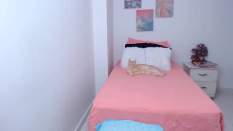 Snapshot of julia_gray_ chatting on March 2025 10:30:02 AM julia online show from March 2025 10:30:02 AM