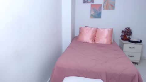 Snapshot of julia_gray_ chatting on October 2025 02:41:02 PM julia online show from October 2025 02:41:02 PM