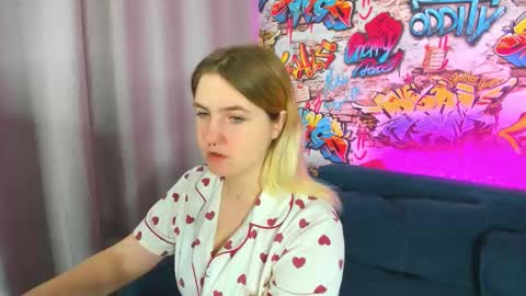 Julia Jips online show from September 2025 12:10:01 AM