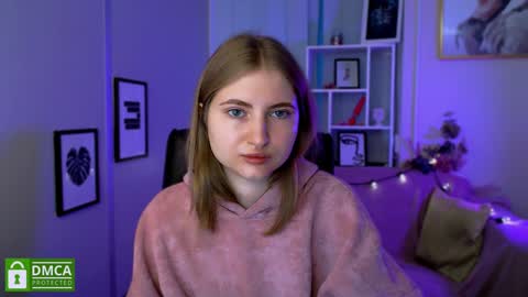 Julia  online show from December 2024 10:34:02 AM