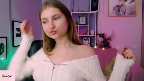 Julia  online show from December 2024 08:00:02 AM