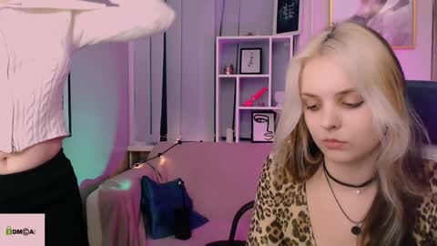 Julia  online show from December 2024 11:04:01 AM