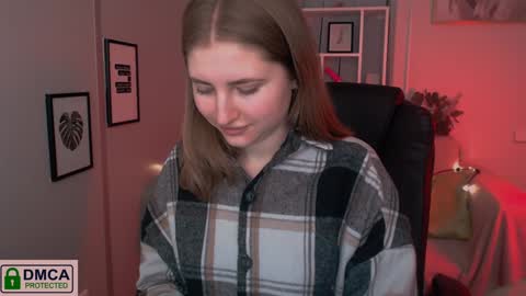 Julia  online show from December 2024 11:29:01 PM