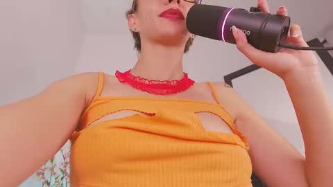 Snapshot of julia_roberts420 chatting on February 2025 01:25:01 PM Julia Schedule 10 pm to 4 am GTM-5 online show from February 2025 01:25:01 PM