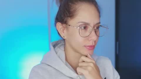 Snapshot of julia_roberts420 chatting on September 2025 01:38:01 PM Julia Schedule 10 pm to 4 am GTM-5 online show from September 2025 01:38:01 PM