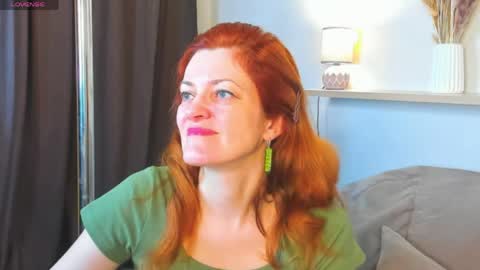 julia_suny online show from May 2026 01:56:01 AM