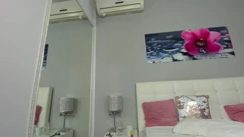 Snapshot of juliahunts chatting on March 2025 12:23:02 PM JuliaHunt online show from March 2025 12:23:02 PM
