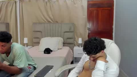 Snapshot of julian_billy chatting on February 2025 02:22:02 PM julian billy online show from February 2025 02:22:02 PM