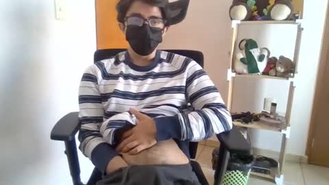 Snapshot of julian_mora7 chatting on March 2025 06:23:02 PM Julian Mora online show from March 2025 06:23:02 PM