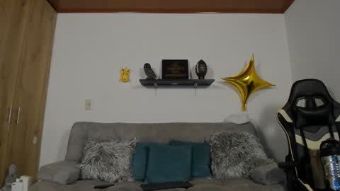 julian_wallace online show from September 2025 04:08:01 PM