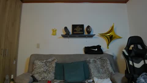 julian_wallace online show from November 2025 03:47:01 PM