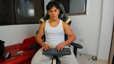 julian_wallace online show from February 2026 07:34:02 PM