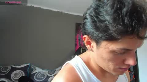 julian_wallace1 online show from June 2026 02:37:02 PM