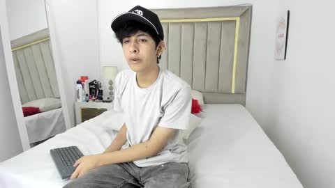 Julian online show from January 2026 07:17:01 PM