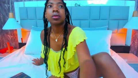 Snapshot of juliana_glam chatting on May 2026 12:22:02 PM juliana_glam online show from May 2026 12:22:02 PM