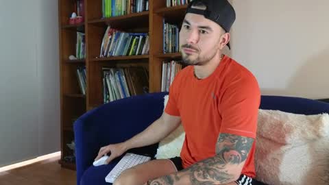 Julian online show from April 2026 02:08:01 PM