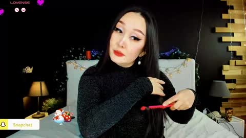 Julianna online show from December 2024 05:18:02 PM