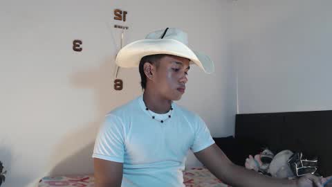 Snapshot of juliannmattius chatting on October 2025 03:08:01 PM Juliann online show from October 2025 03:08:01 PM