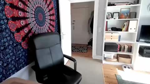 juliasometimes online show from February 2025 03:05:01 PM