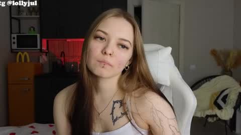 julidropp online show from October 2025 06:06:01 PM