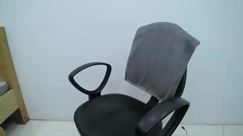 julie9x online show from December 2025 07:36:01 AM