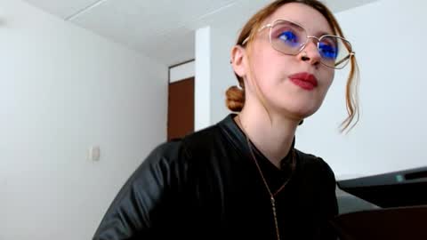 Snapshot of julie_autmn_ chatting on March 2026 05:04:01 PM yules online show from March 2026 05:04:01 PM