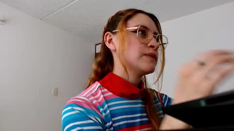Snapshot of julie_autmn_ chatting on March 2026 06:03:01 PM yules online show from March 2026 06:03:01 PM