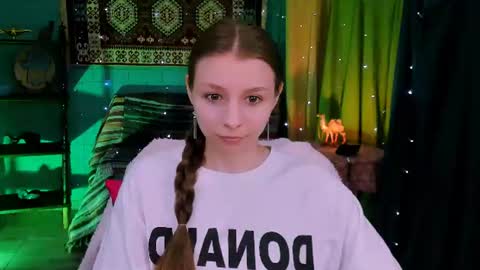 Snapshot of juliedaniel chatting on June 2026 04:21:01 AM juliedaniel online show from June 2026 04:21:01 AM