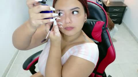 Snapshot of julieeta_castillo chatting on June 2026 07:44:01 AM julieta online show from June 2026 07:44:01 AM