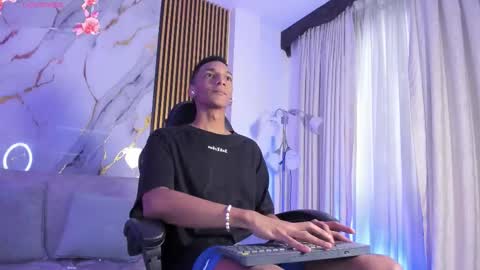 Julien online show from December 2025 11:51:01 AM